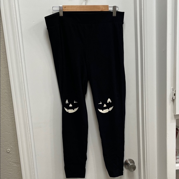 torrid Pants - Torrid Glow in the Dark Jack O Lantern Leggings, Size 2